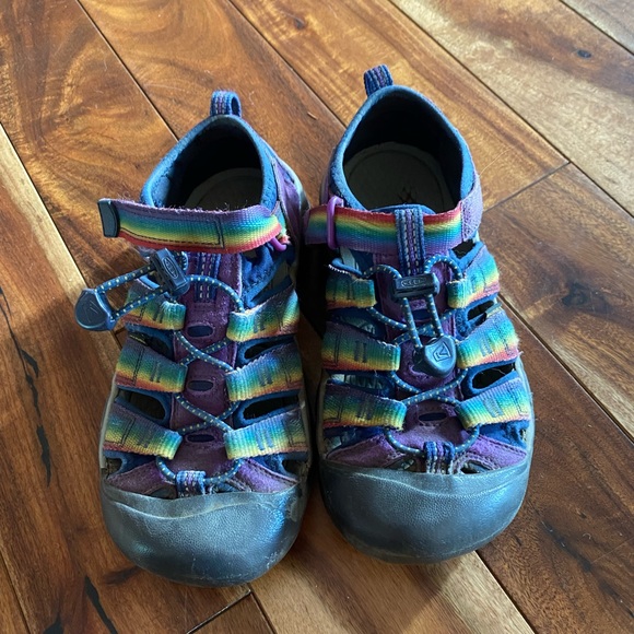 Keen Newport H2 rainbow youth unisex shoes size 2. - Picture 1 of 1